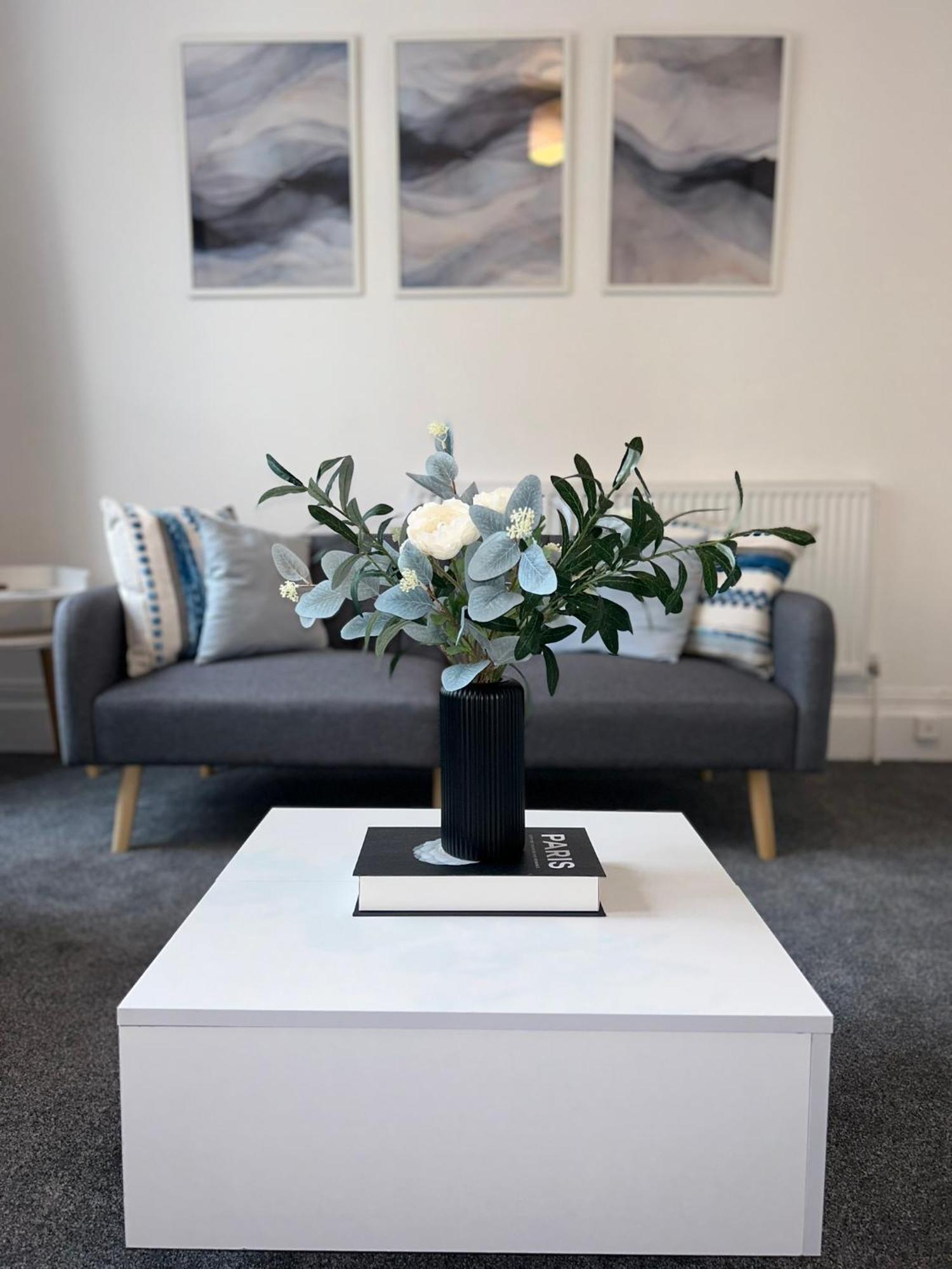 Brand New Modern Apartments Steps From Gloucester Quays Exterior photo